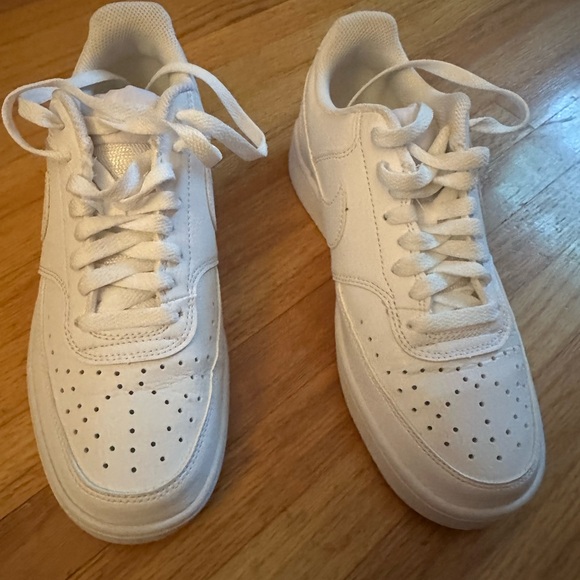 Nike women's Air Force sneakers. 7.5 - Picture 2 of 3